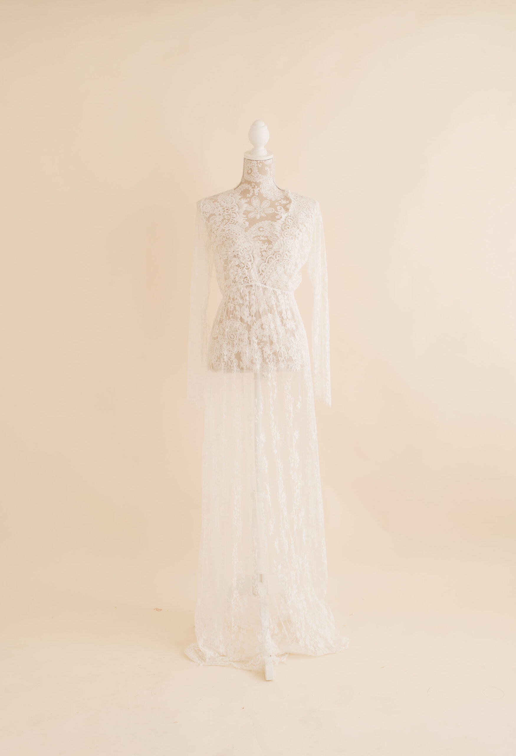white lace maxi