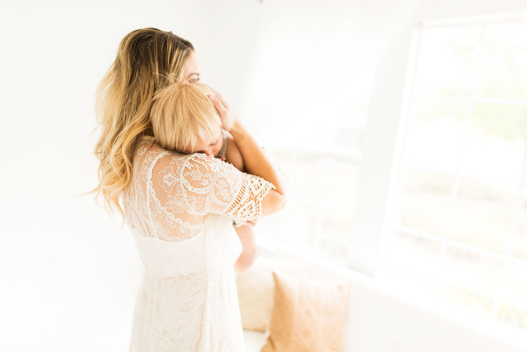 Sweet moments of motherhood captured by Sweet Beginnings Photography by Stephanie