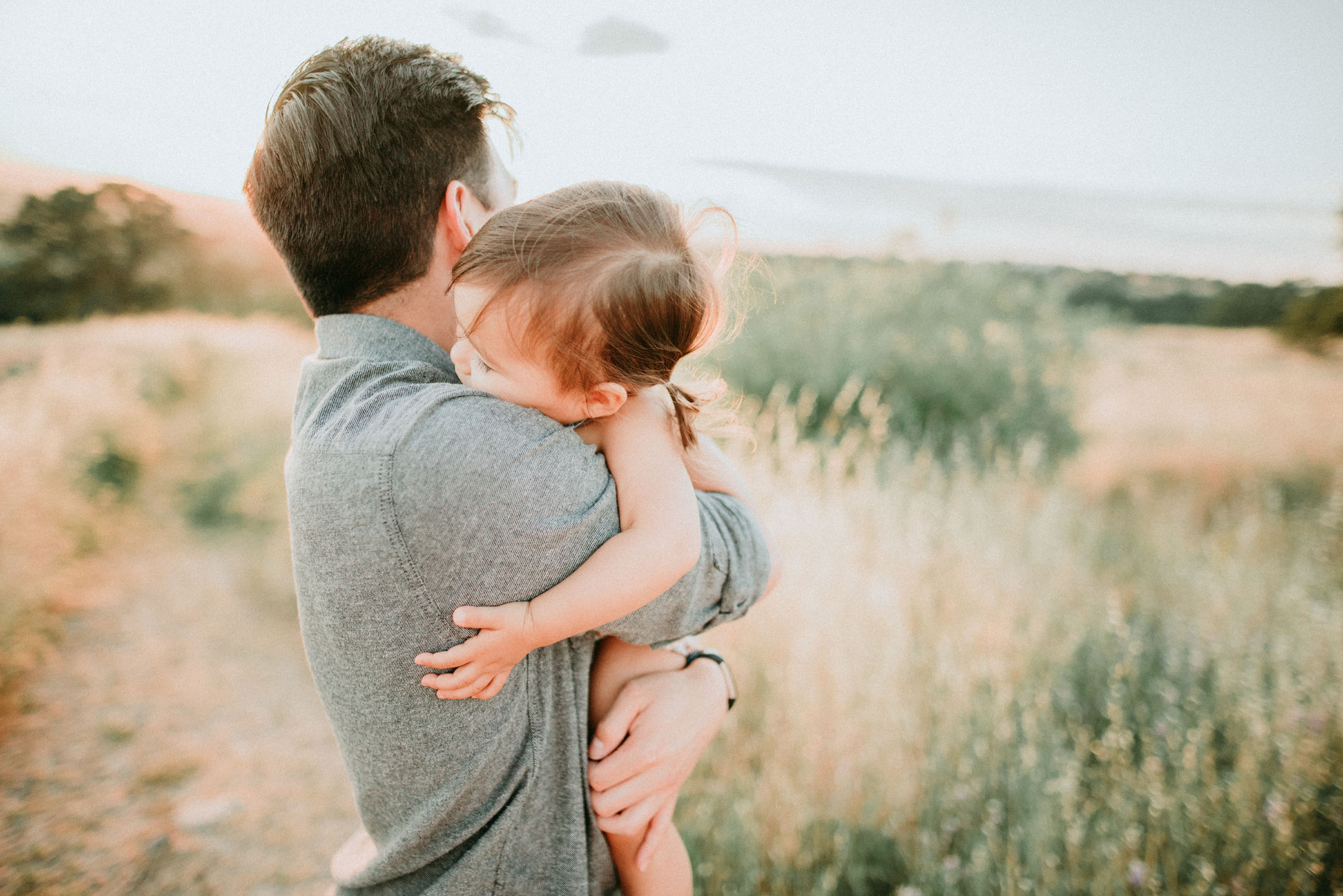 Daddy daughter love captured by Sweet Beginnings Photography by Stephanie